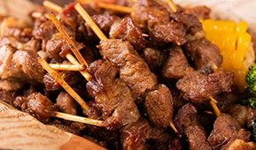 食尚是個輪回？迷你肉串走紅，東方甄選、大莊園、大希地、皓月等集體“擼小串”